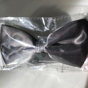 Men's gioberti dark gray  bow tie NWT